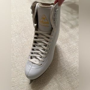 Jackson Mystique Ice Skates